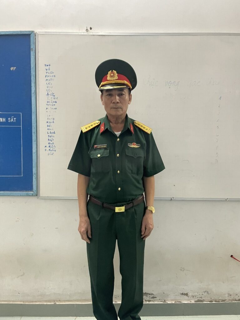 doi_tuong_nay_thuong_xuyen_mac_quan_phuc_voi_cap_ham_dai_tanguyen_phuong_tung_sau_khi_bi_tam_giuanh_ca_