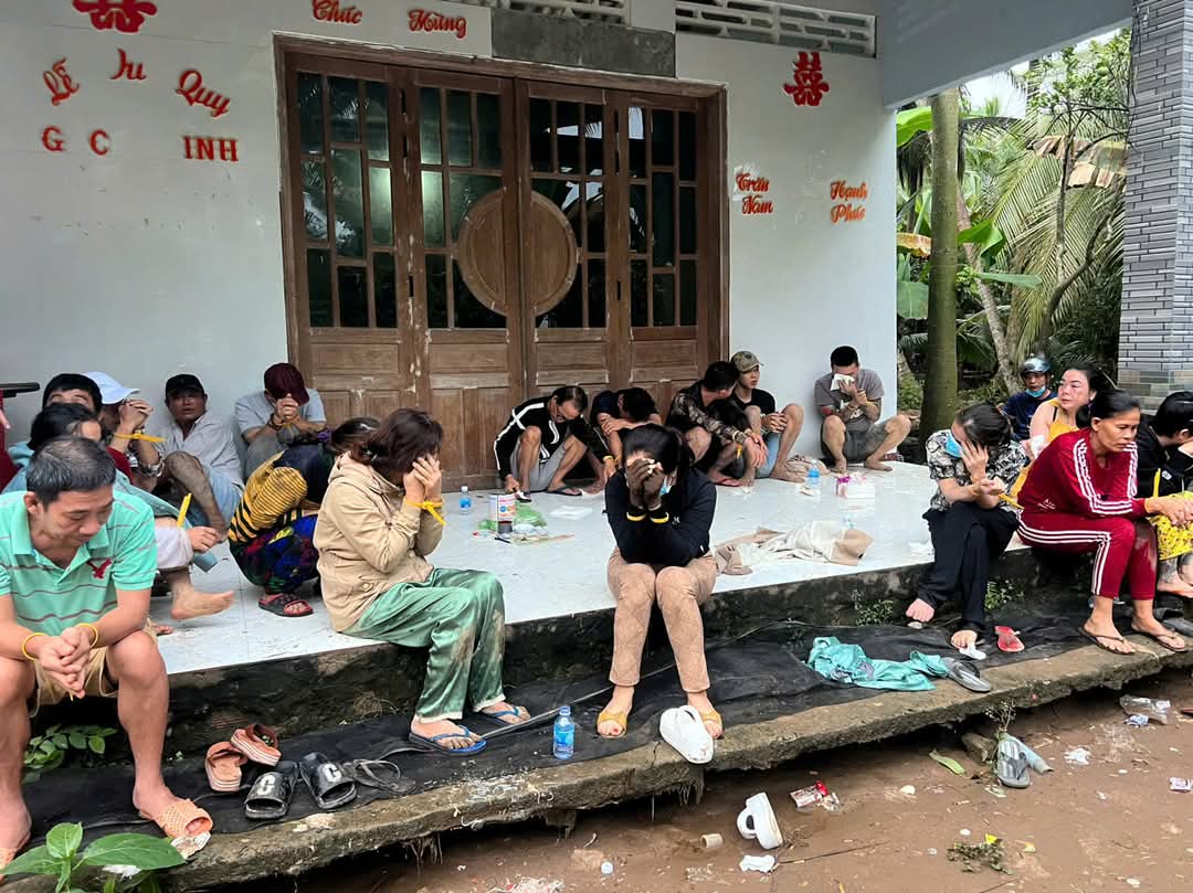 Bắt quả tang các đối tượng đánh bạc