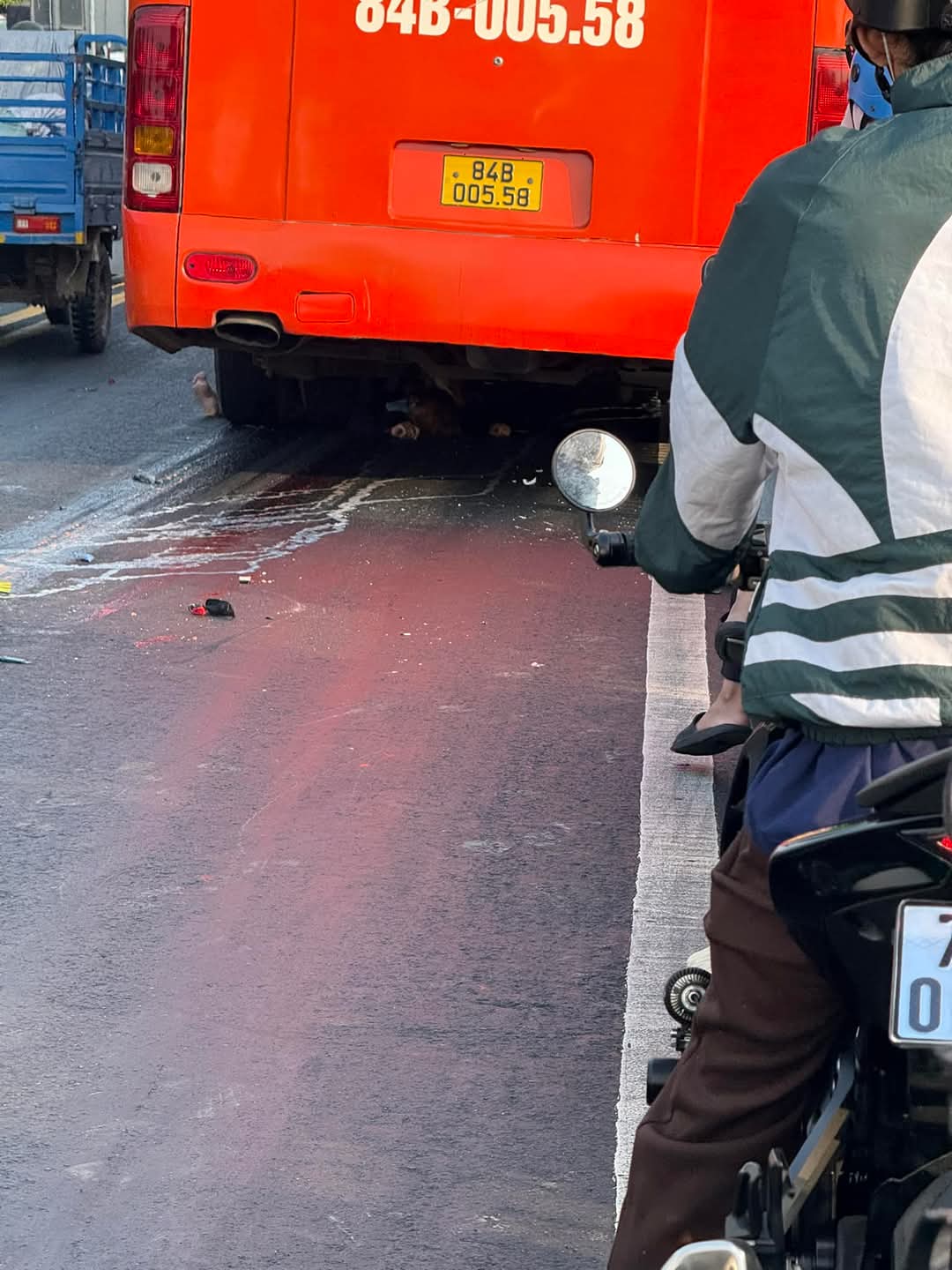 Hình ảnh tai nạn giao thông nghiêm trọng trên cầu Rạch Miễu sáng 25/1